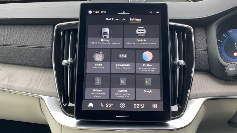 Volvo XC90 2.0 T8 PHEV Ultra Dark 5dr AWD Geartronic Estate